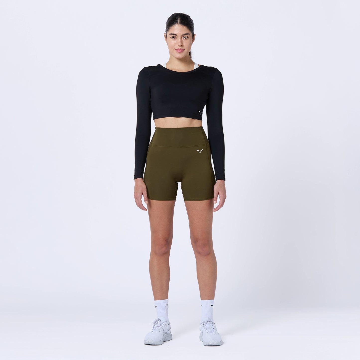 توب ايسينشال واريور 2.0 - أسود