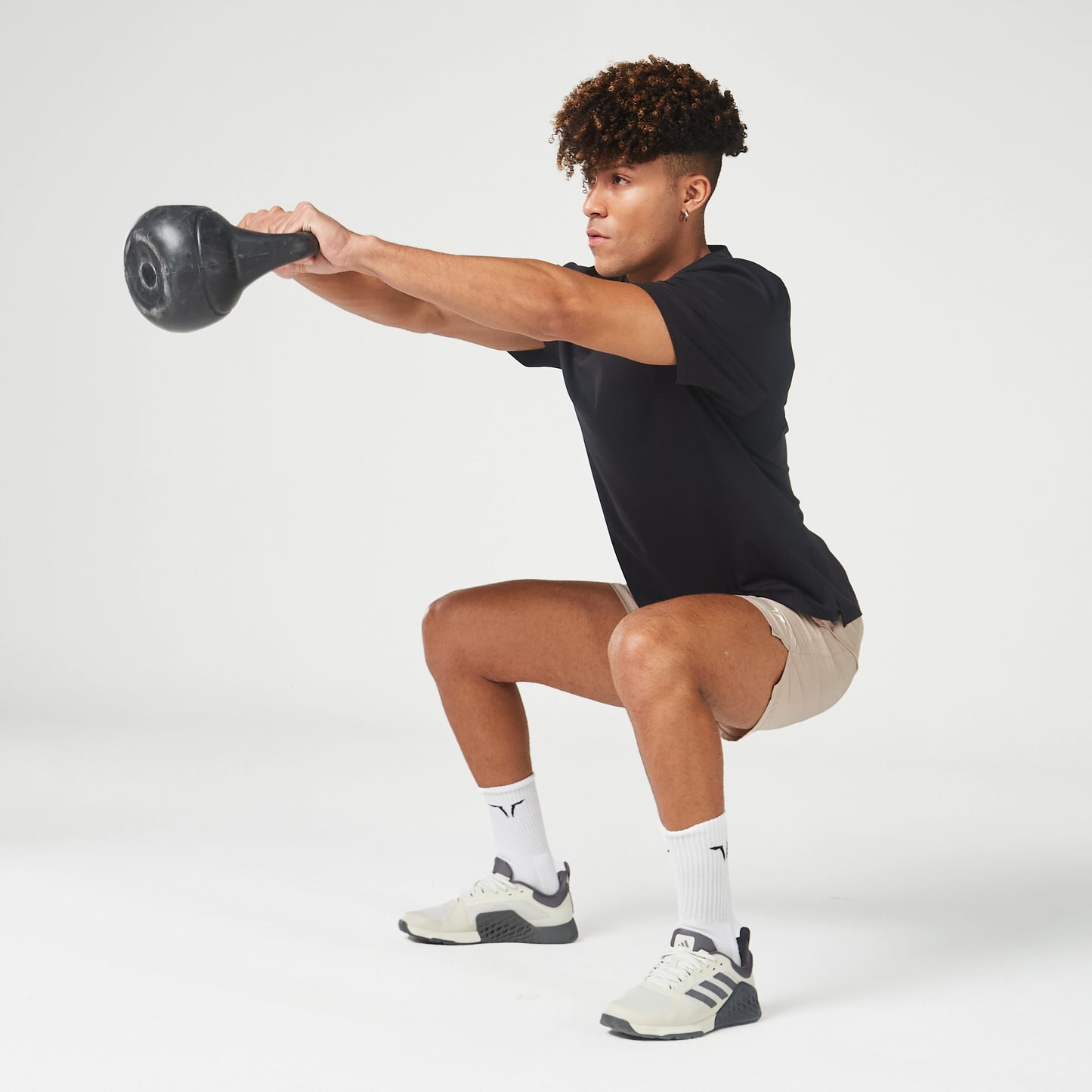 تيشرت ايسينشال جيم - أسود