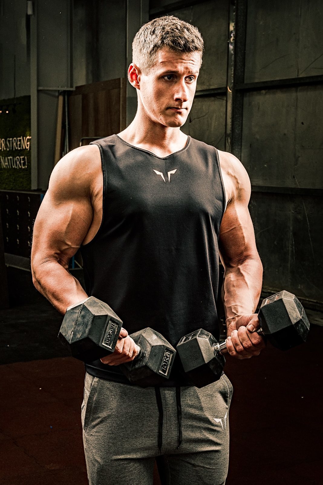 black gym tank