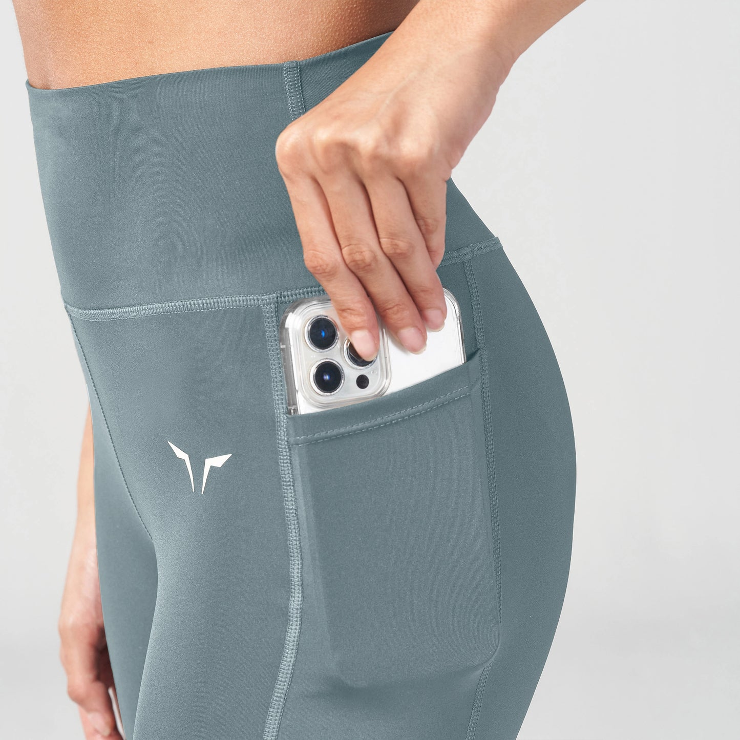 ليقنز ايسينشال كروبد بطول "24 - رمادي غامق