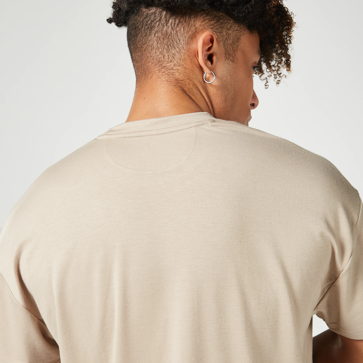 تيشيرت ايسينشال فضفاض - ترابي