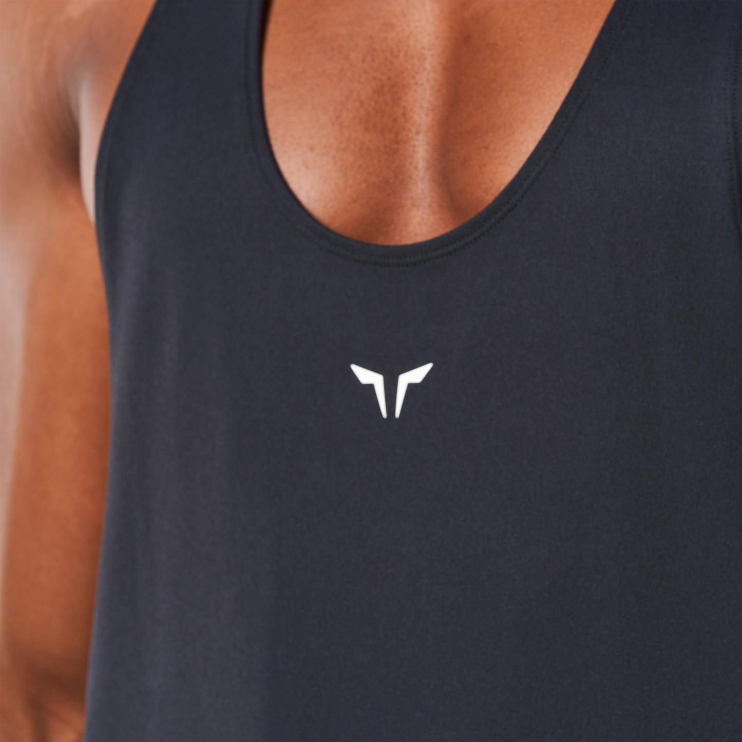 بلوزة نيكست جين سترينجر 2.0- أسود