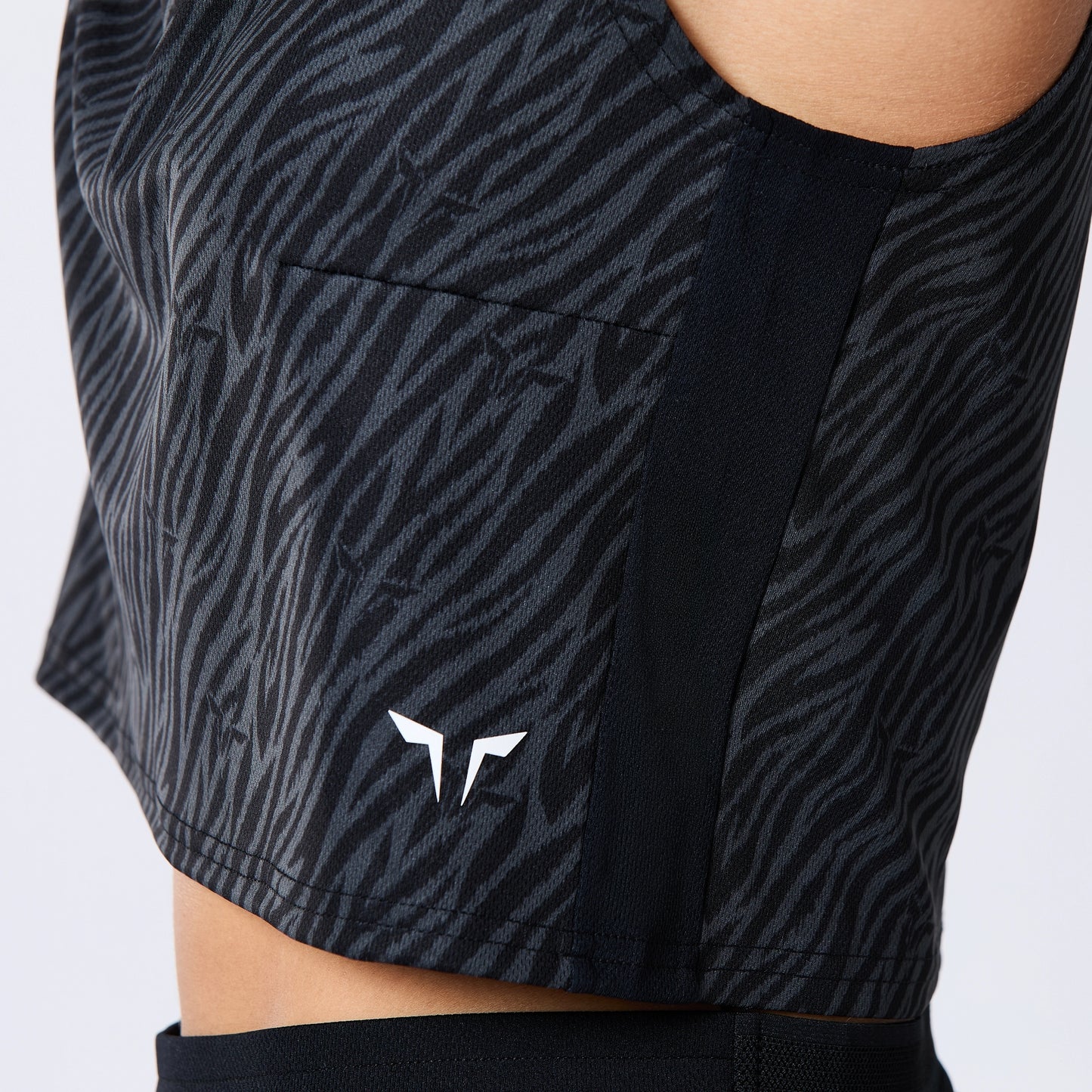 Core Wild Print Crop Tank - Black Print