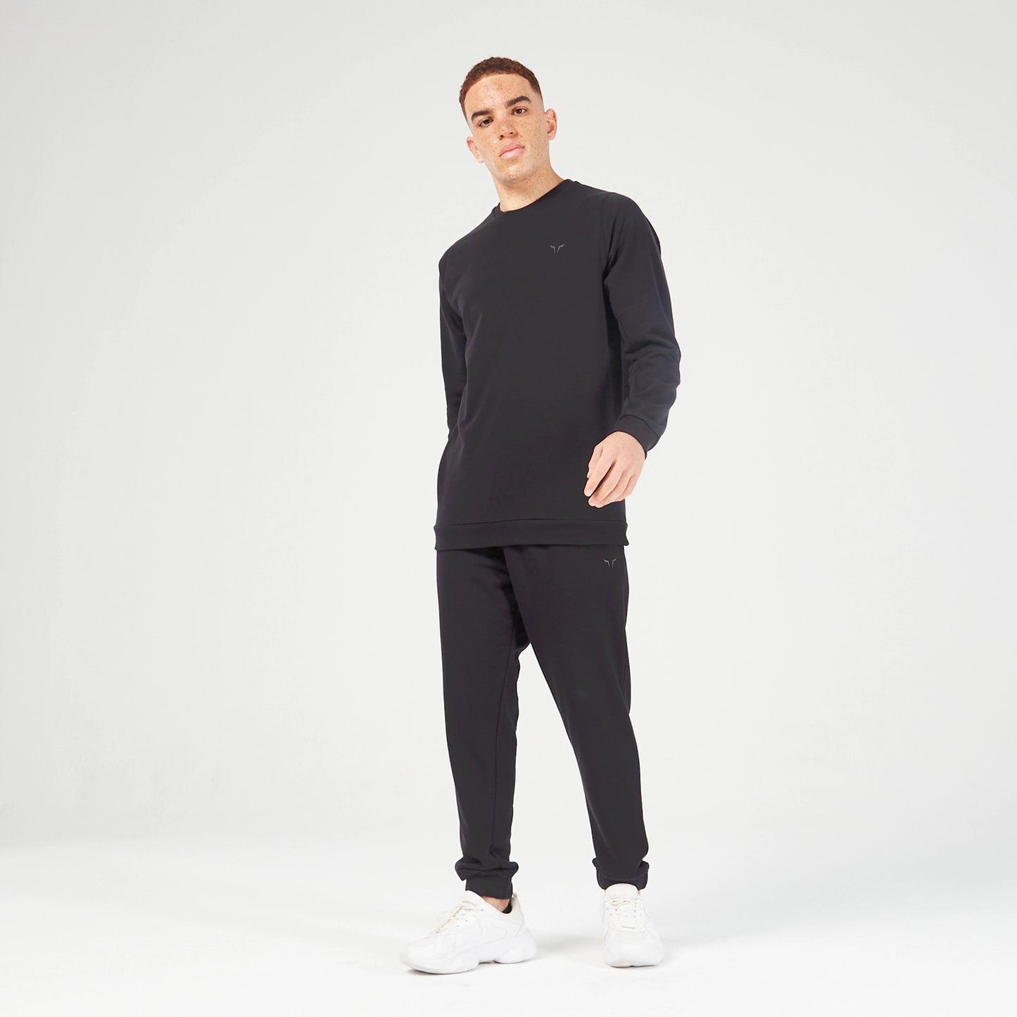 squatwolf-gym-wear-essential-crew-neck-sweatshirt-black-workout-hoodies-for-men