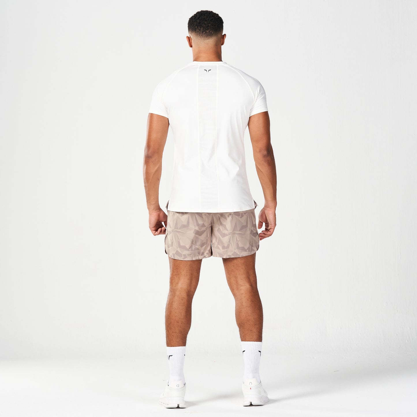 ستيتمنت تيشيرت 2.0 - أبيض لؤلؤي