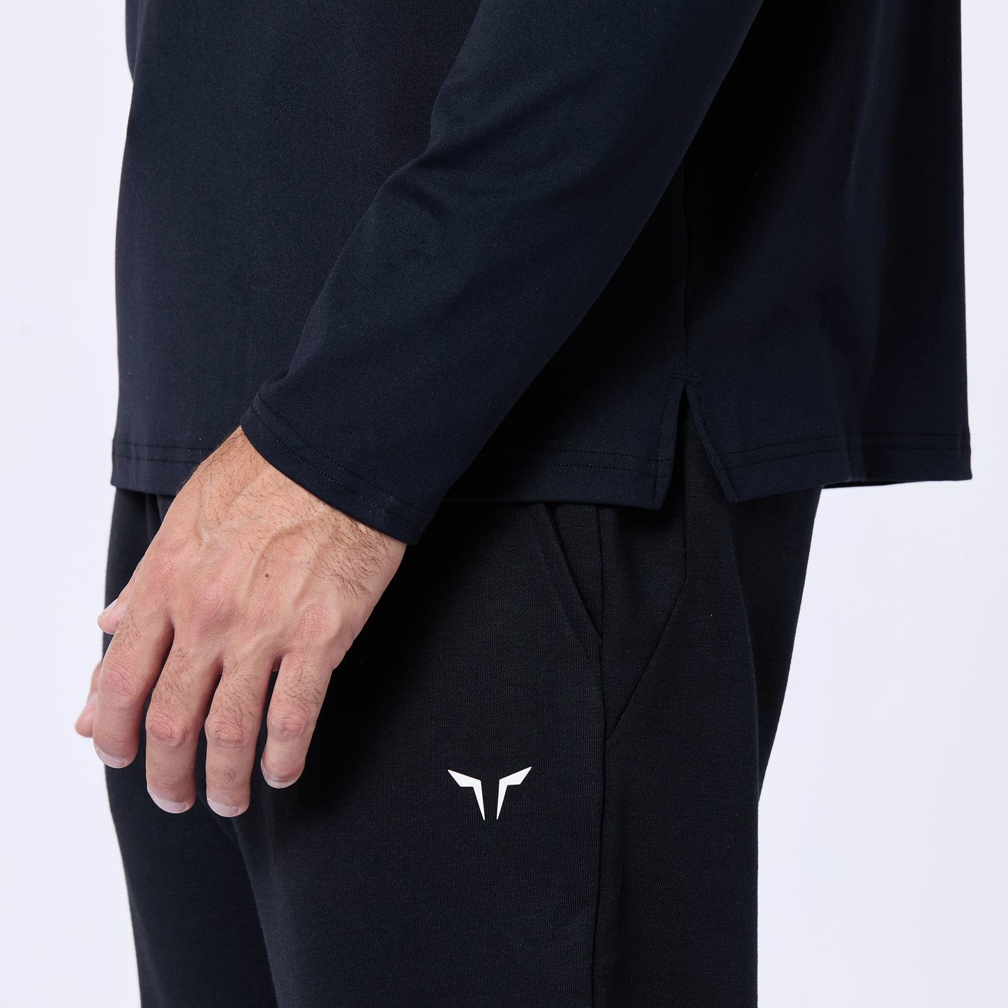  تيشرت ايسينشال اكتيف بأكمام طويلة - أسود