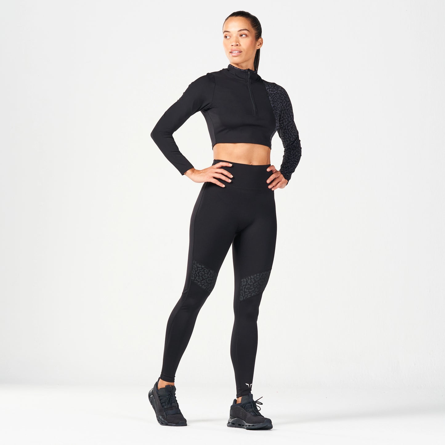 Qtr Zip Untamed Top - Black Print