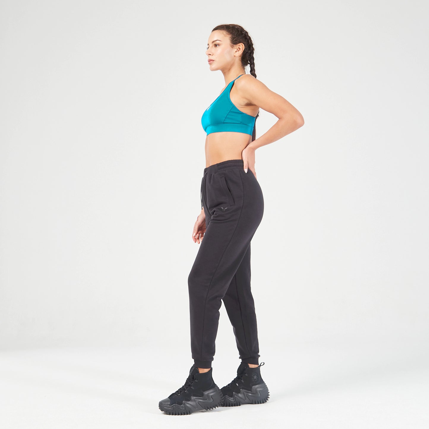 squatwolf-workout-clothes-essential-relaxed-joggers-black-gym-pants-for-women