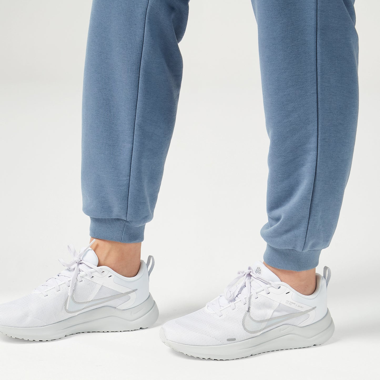 ايسينشال بنطلون واسع - أزرق