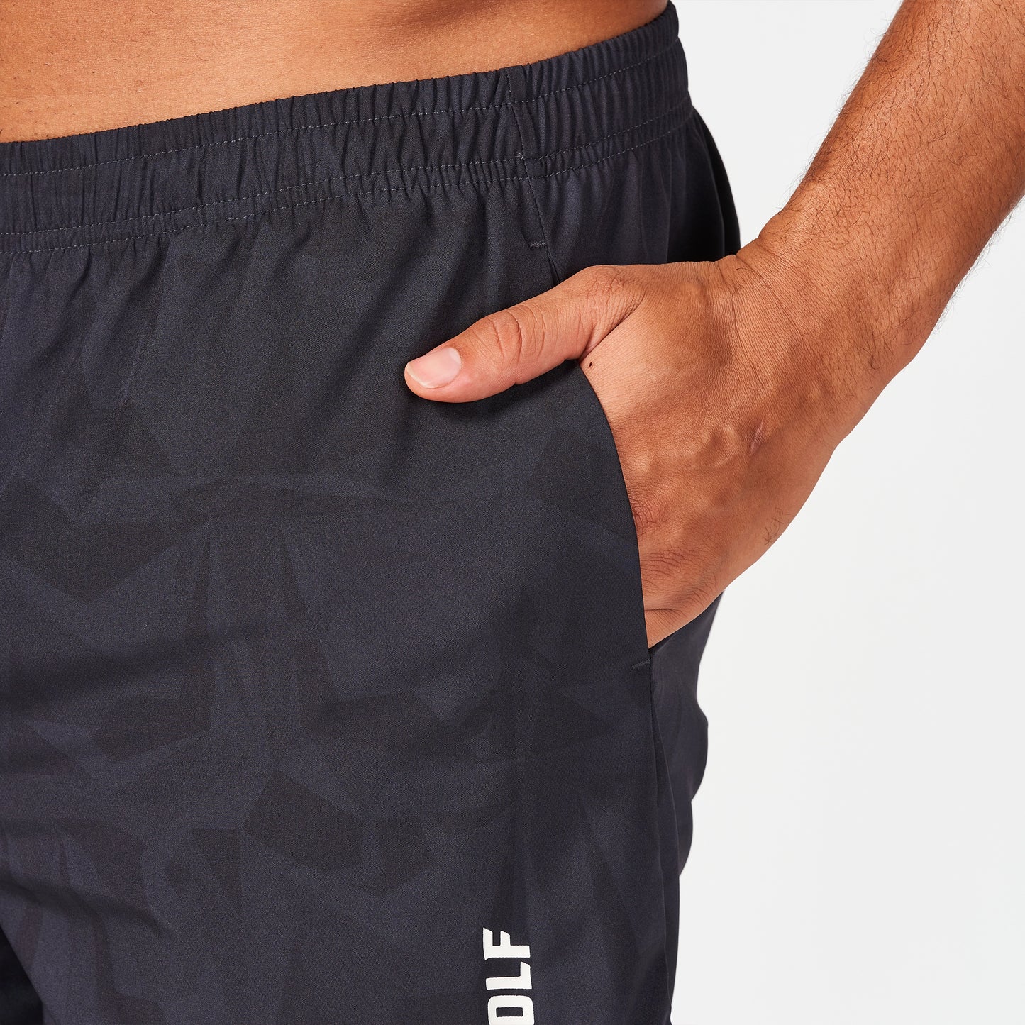 شورت واريور 2.0 بطول 7 بوصة - كامو بنقاط سوداء