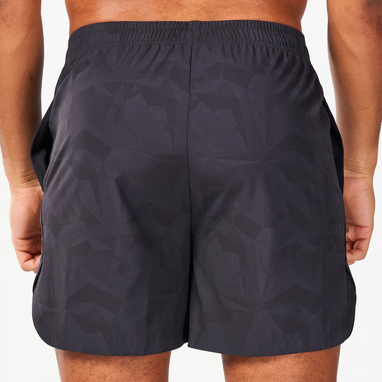 شورت واريور 2.0 بطول 5 بوصة - نمط تمويه أسود