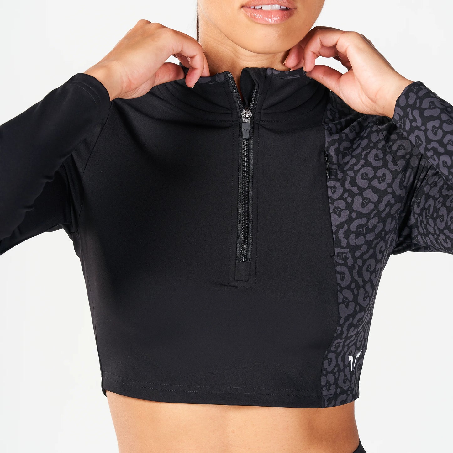 Qtr Zip Untamed Top - Black Print