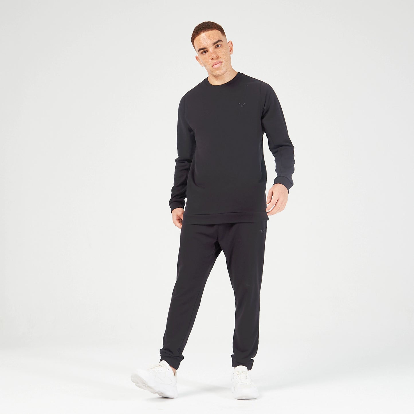 squatwolf-gym-wear-essential-crew-neck-sweatshirt-black-workout-hoodies-for-men
