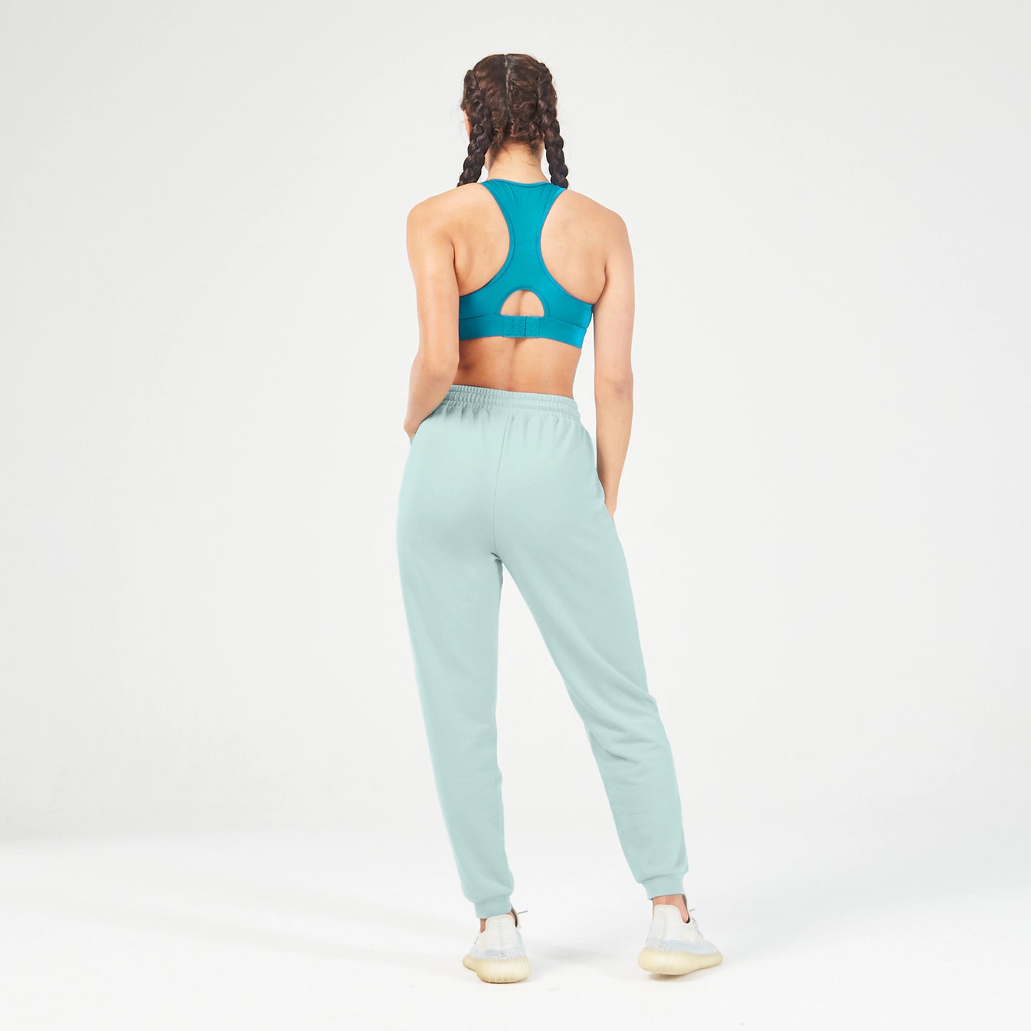 squatwolf-workout-clothes-essential-relaxed-joggers-gray-mist-gym-pants-for-women