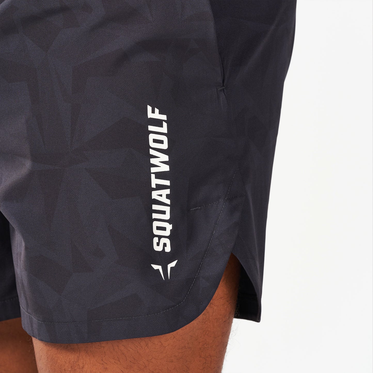 شورت واريور 2.0 بطول 5 بوصة - نمط تمويه أسود