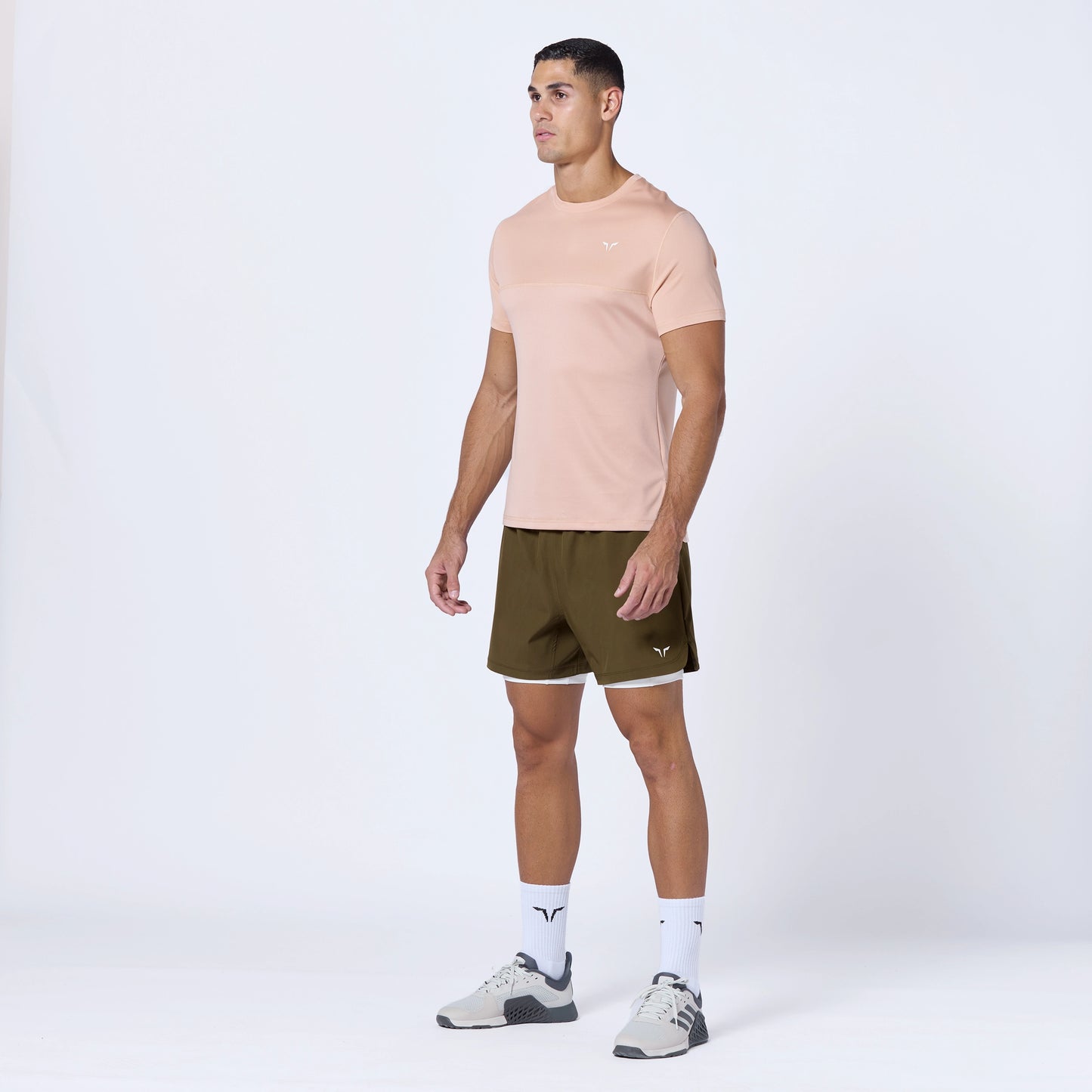 تيشيرت ايسينشال كونتراست - سكري