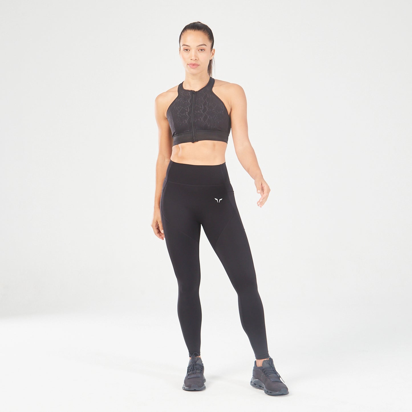 squatwolf-workout-clothes-serpent-zip-up-bra-black-sports-bra-for-gym