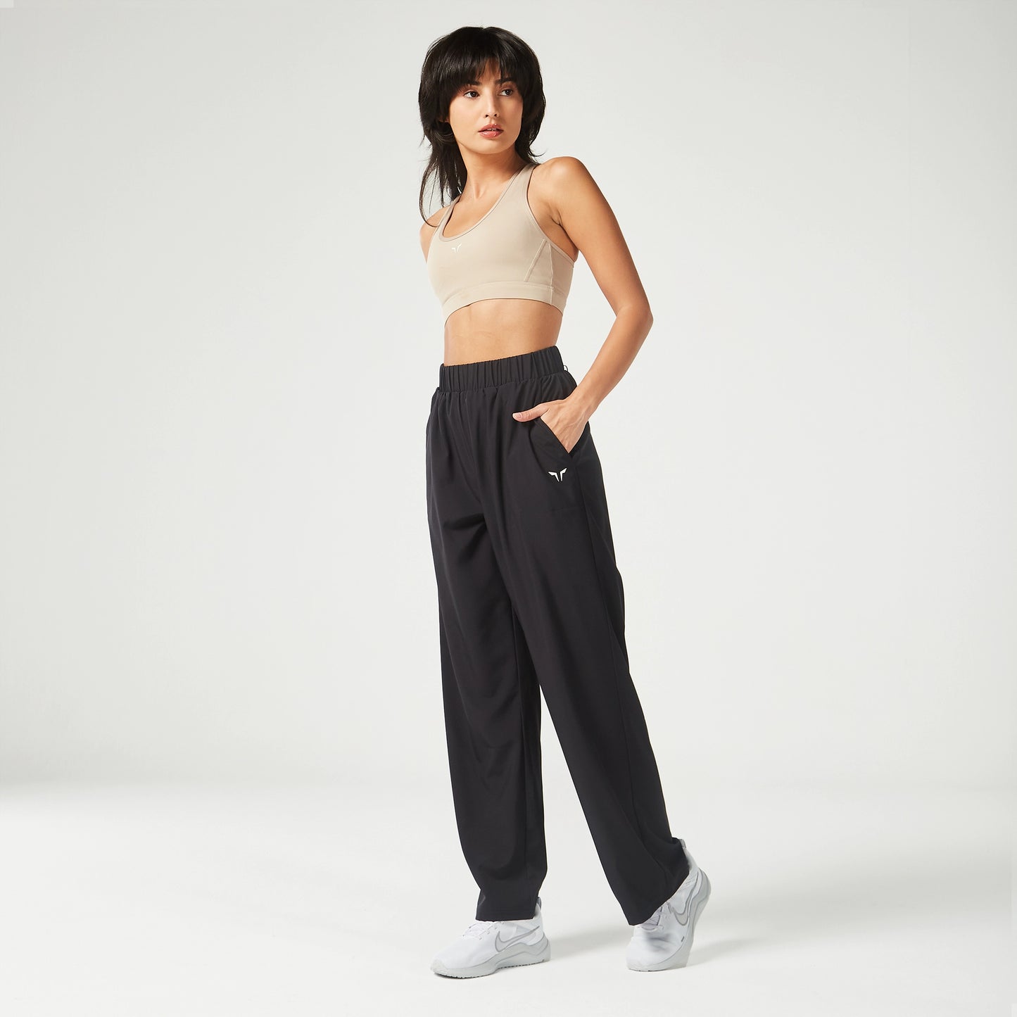 Essential Stretch Training Joggers - Black