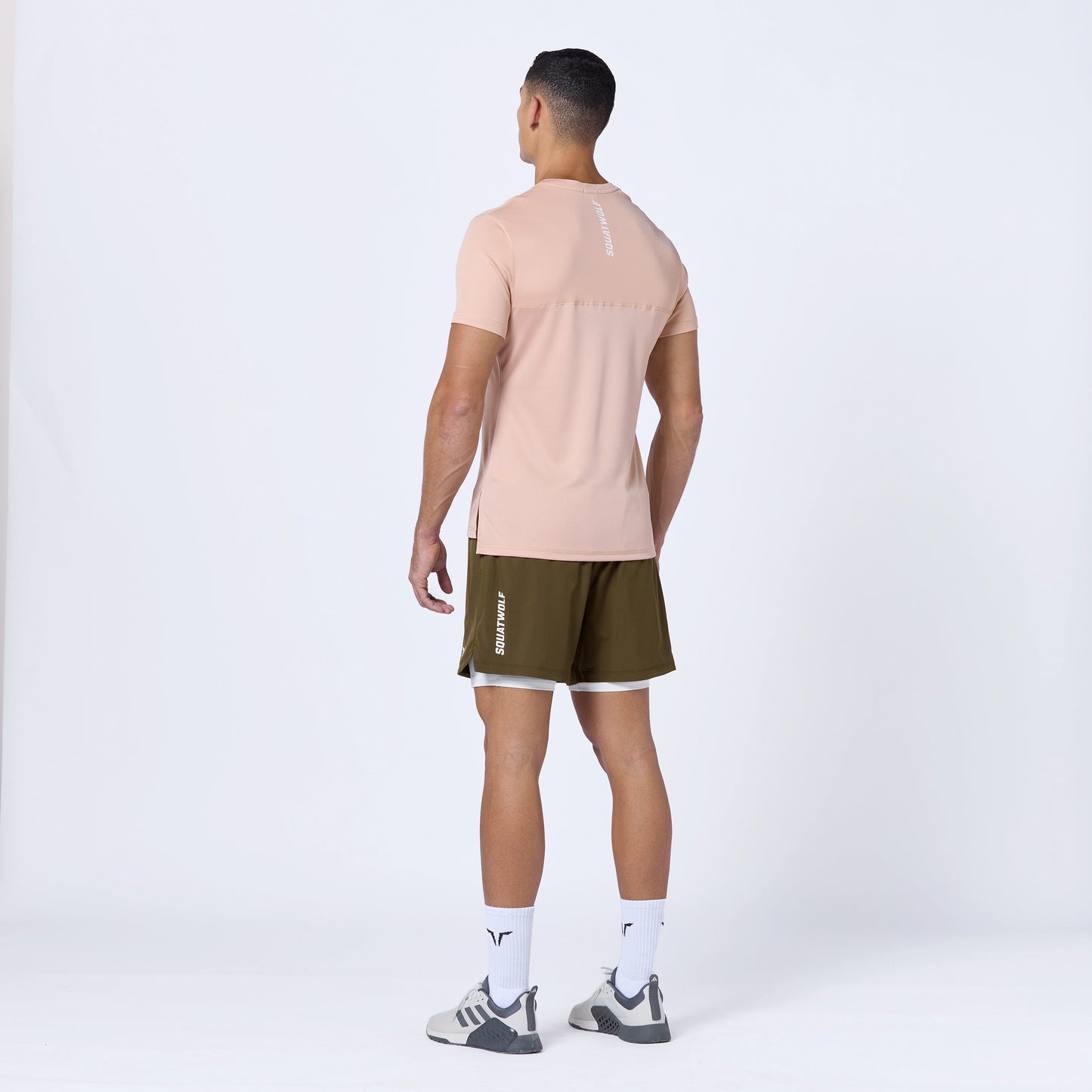 تيشيرت ايسينشال كونتراست - سكري