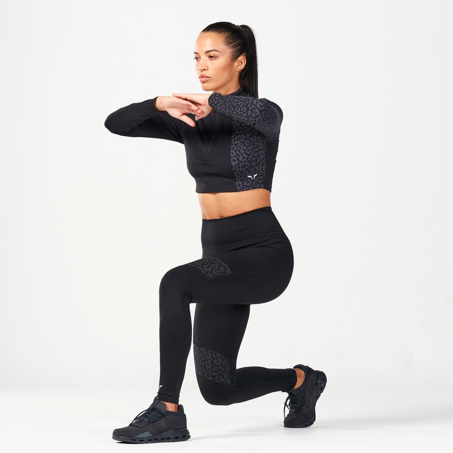 Qtr Zip Untamed Top - Black Print