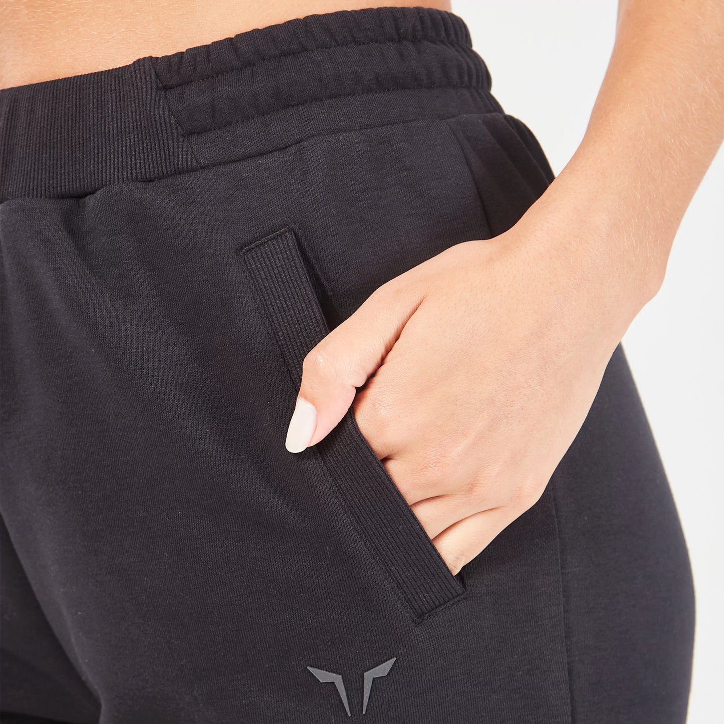 squatwolf-workout-clothes-essential-relaxed-joggers-black-gym-pants-for-women