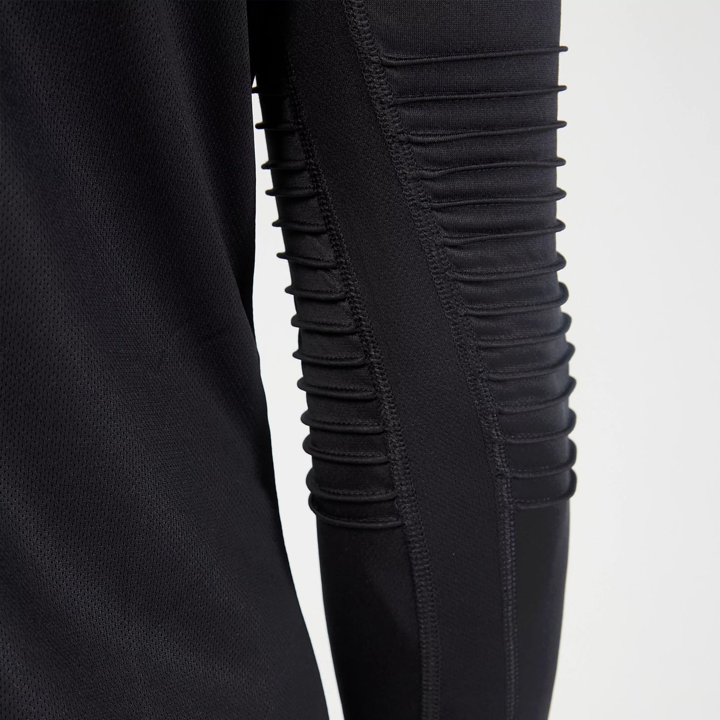 squatwolf-gym-wear-essential-agility-long-sleeves-tee-black-workout-shirts-for-men