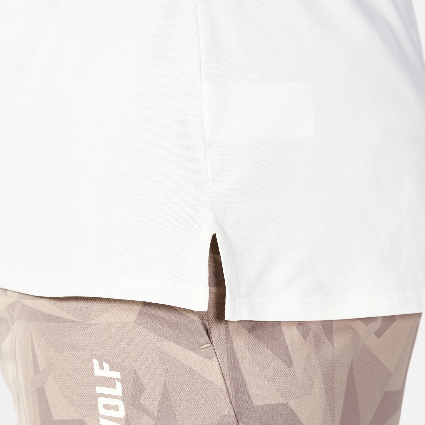 ستيتمنت تيشيرت 2.0 - أبيض لؤلؤي