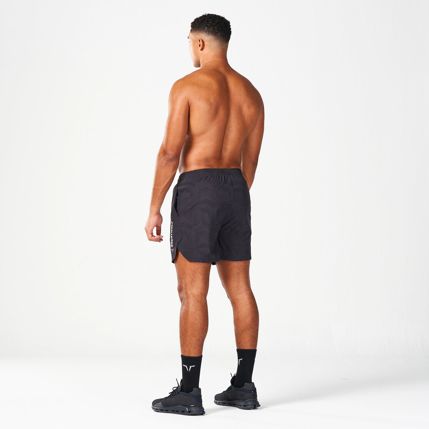 شورت واريور 2.0 بطول 5 بوصة - نمط تمويه أسود