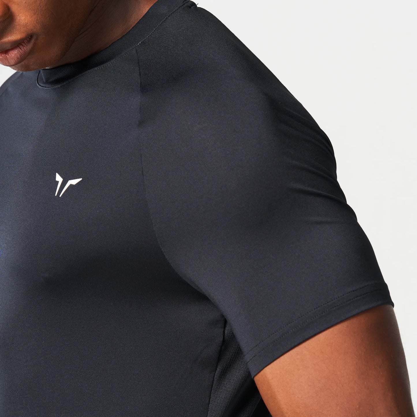 تيشيرت ليمتليس ريزور 2.0 - أسود