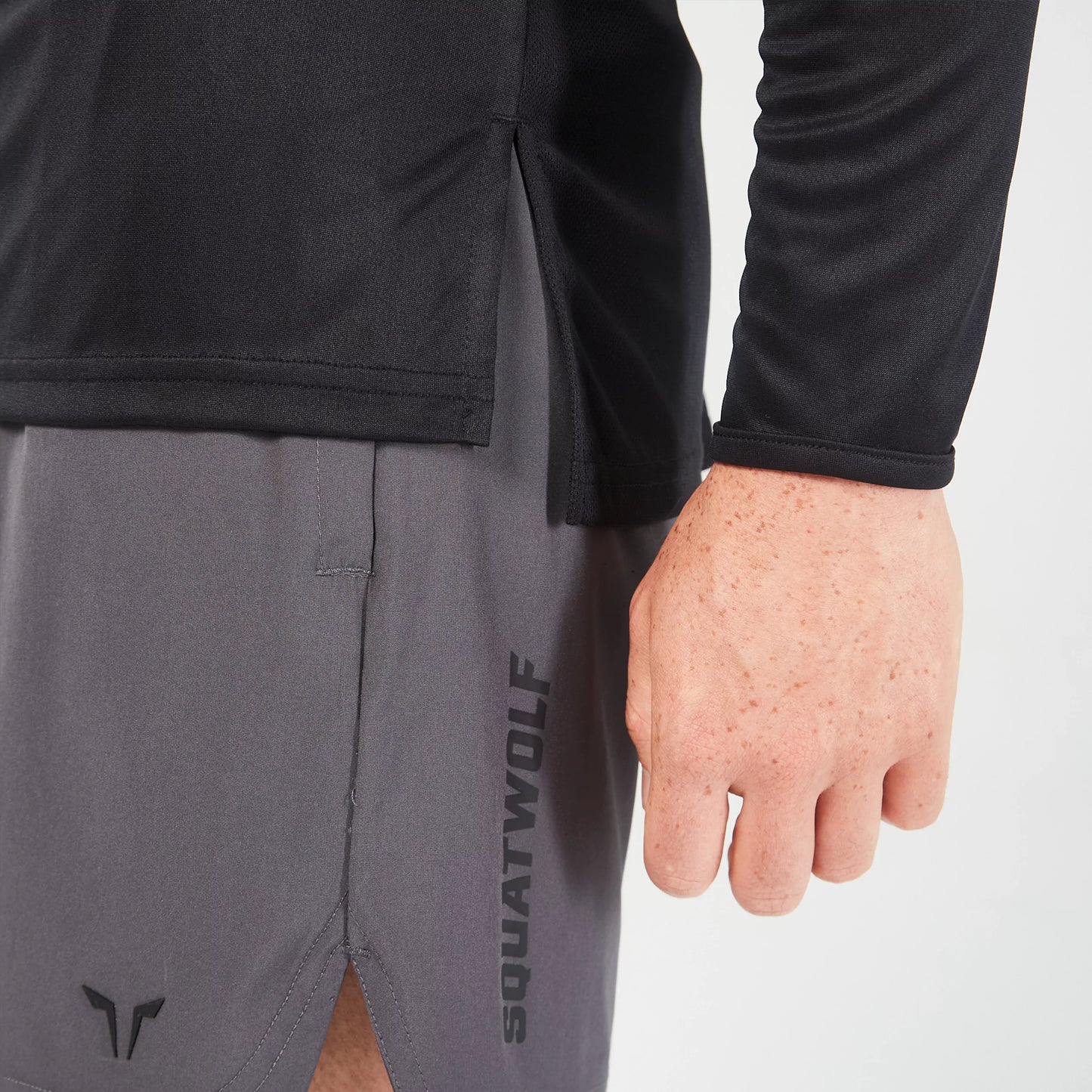 squatwolf-gym-wear-essential-agility-long-sleeves-tee-black-workout-shirts-for-men