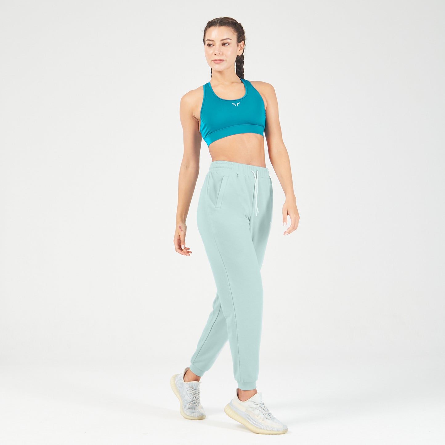 squatwolf-workout-clothes-essential-relaxed-joggers-gray-mist-gym-pants-for-women