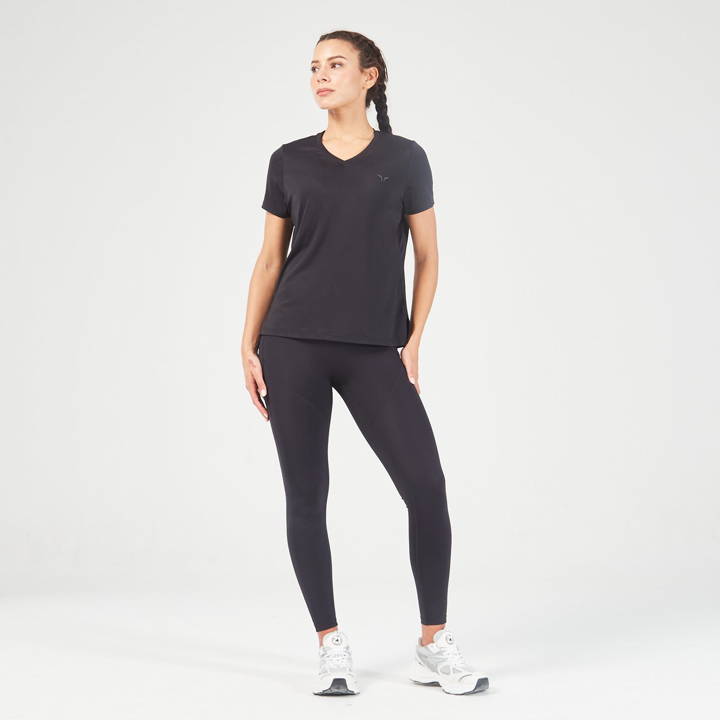 squatwolf-workout-clothes-essential-v-neck-tee-black-gym-t-shirts-for-women