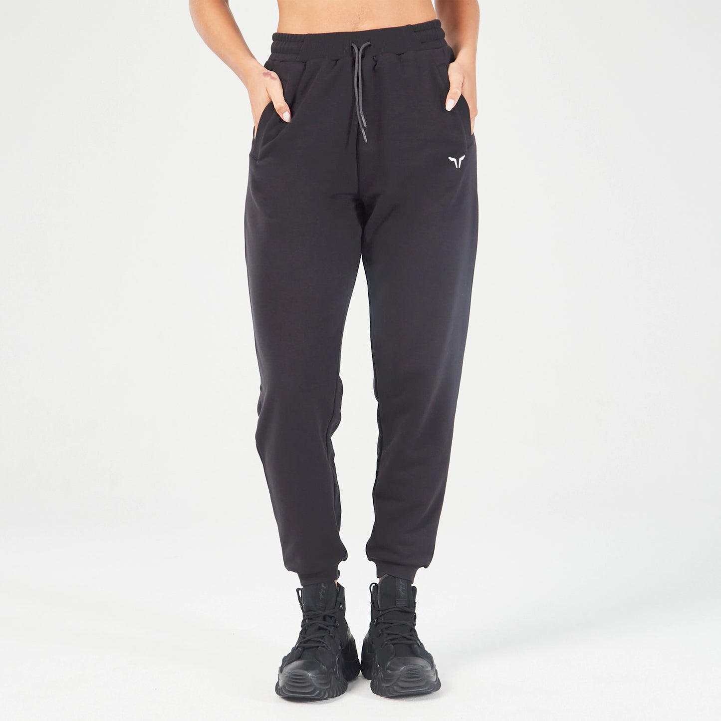 Essential Relaxed Joggers - Black