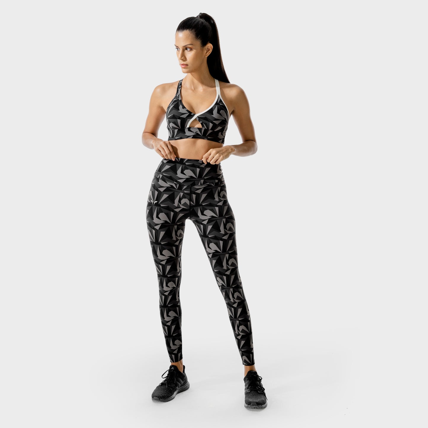 squatwolf-workout-clothes-lab-360-wrap-bra-black-print-sports-bra-for-gym