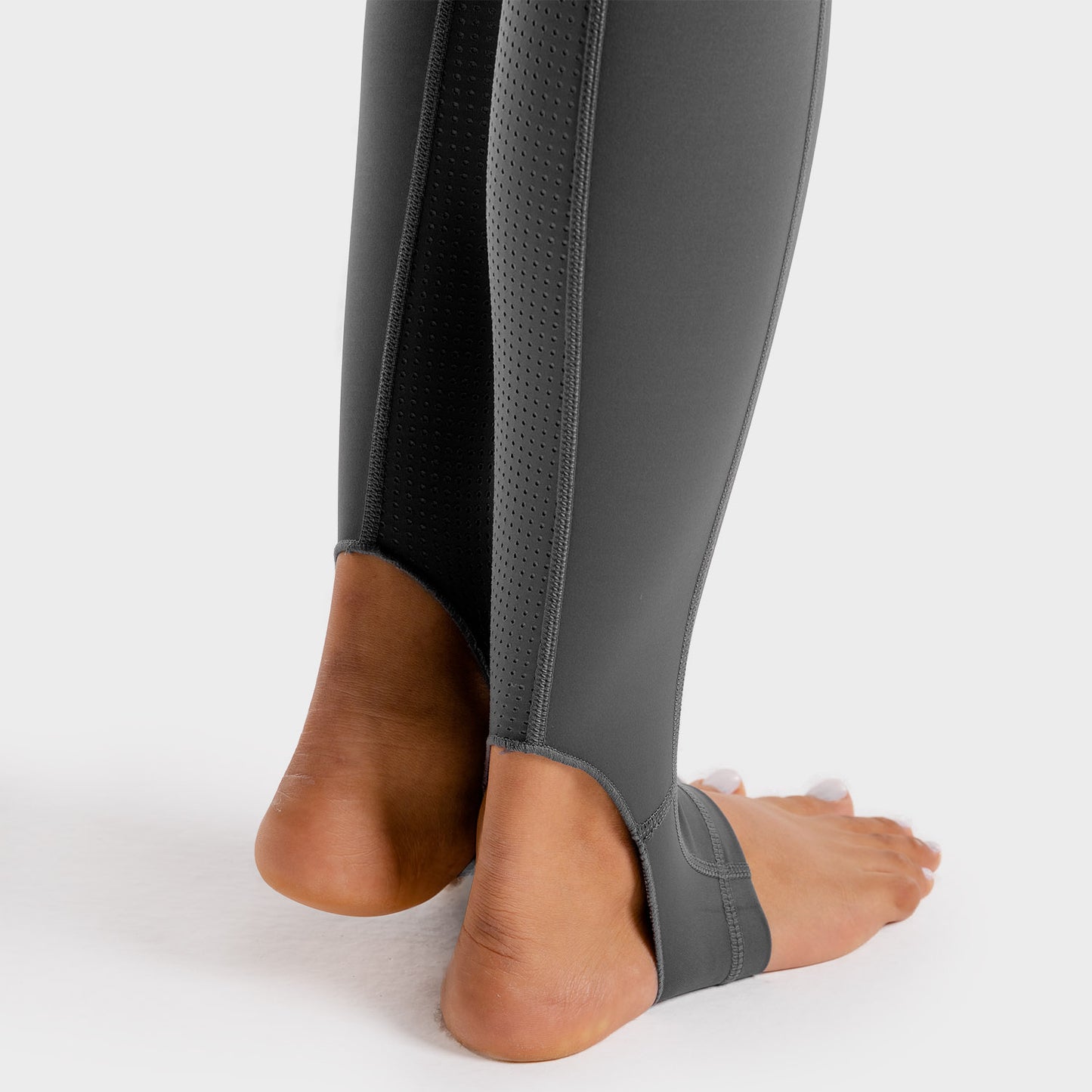 squatwolf-gym-leggings-for-women-wolf-leggings-graphite-workout-clothes