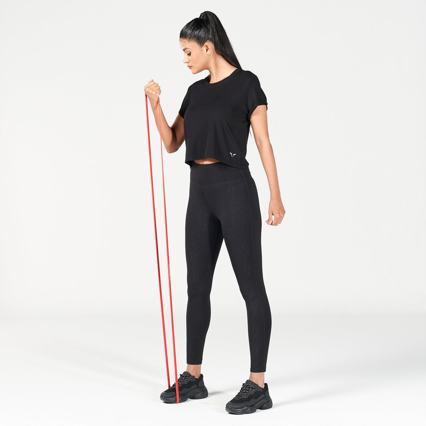 squatwolf-workout-clothes-breeze-camo-tee-black-gym-t-shirts-for-women