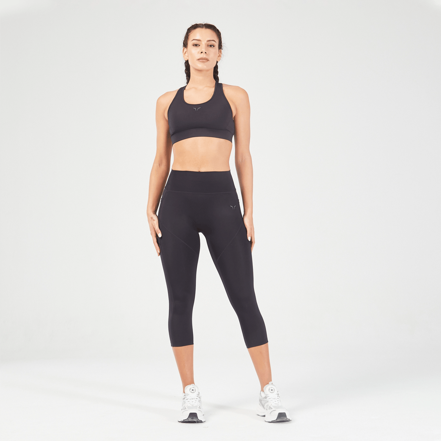squatwolf-workout-clothes-essential-mid-impact-muscle-back-bra-black-sports-bra-for-gym