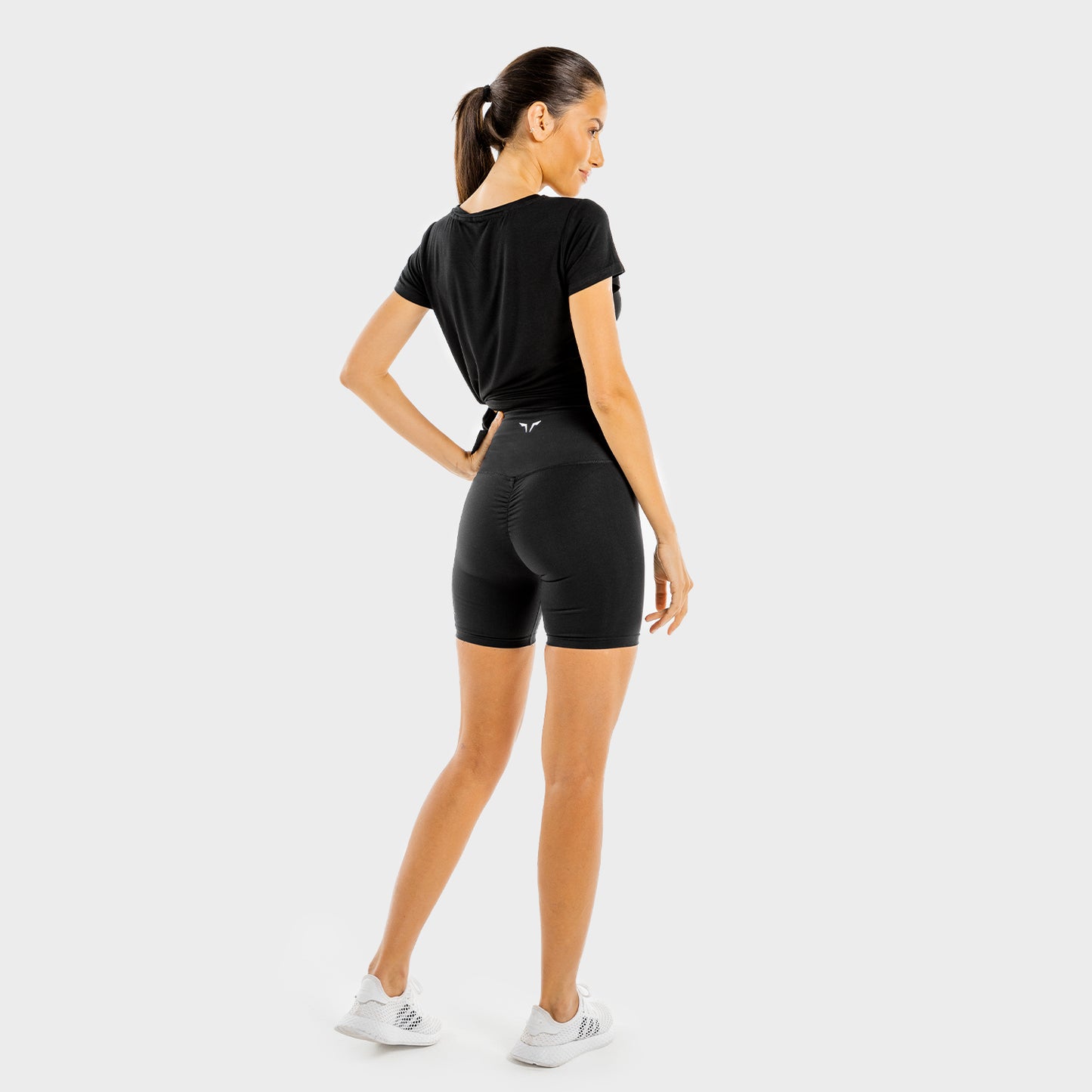 squatwolf-gym-crop-tops-for-women-wolf-top-black-workout-she