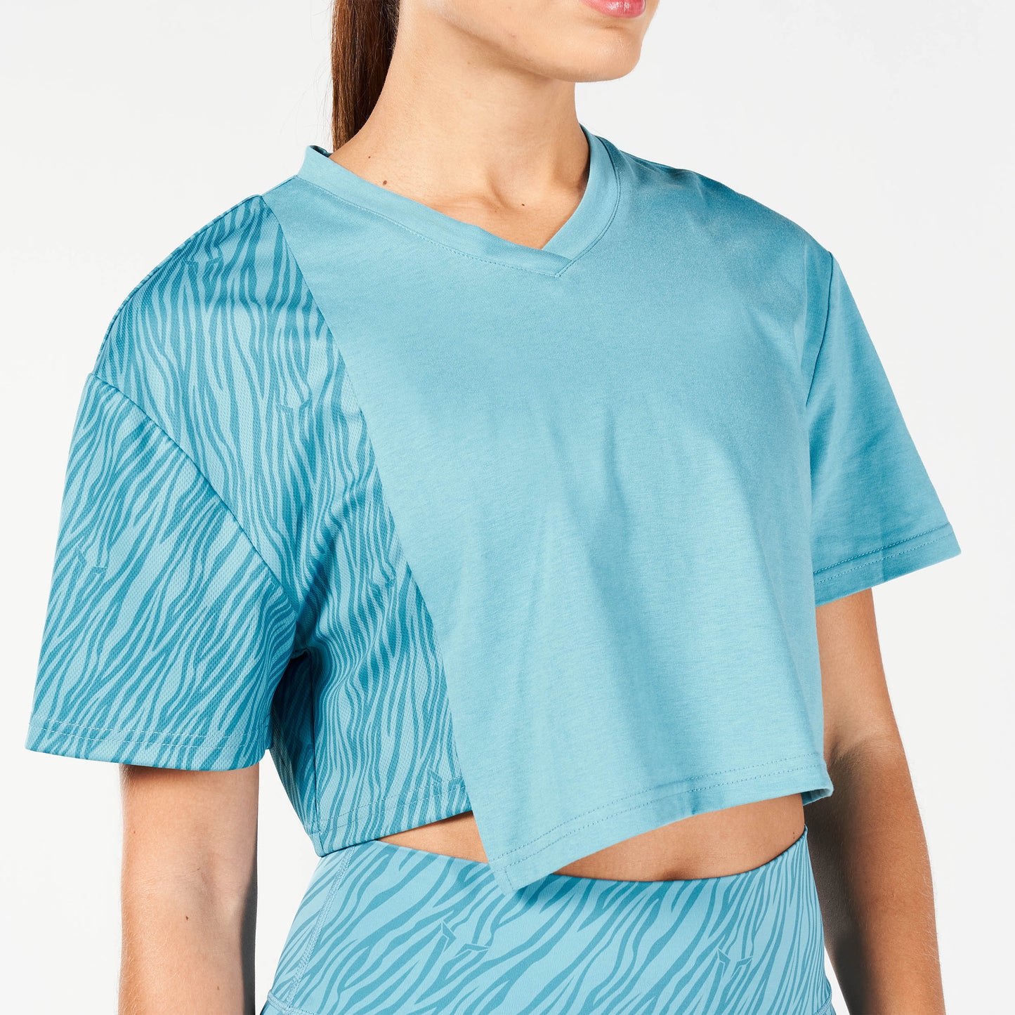 squatwolf-workout-clothes-core-wild-print-boxy-tee-delph-blue-gym-t-shirts-for-women