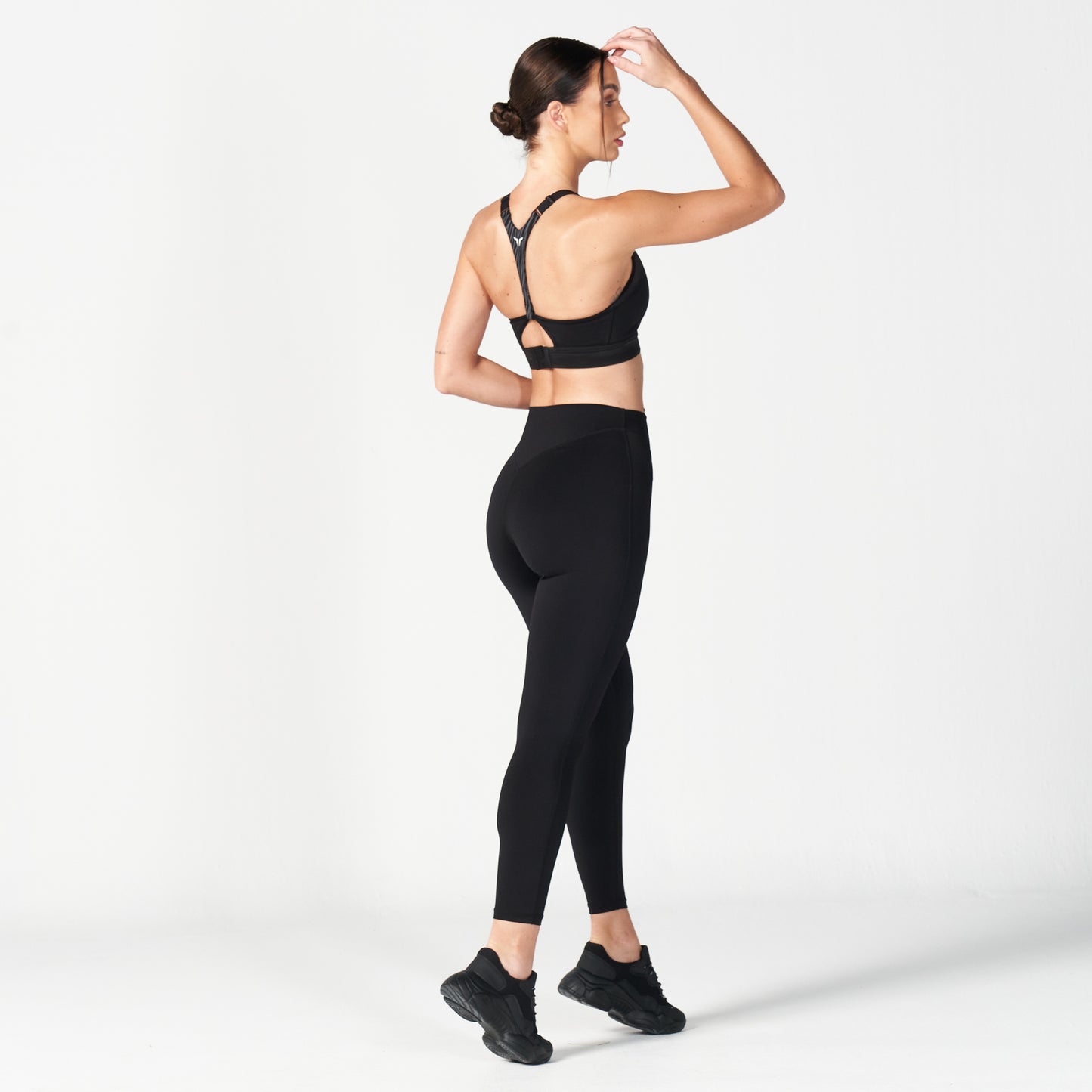 squatwolf-workout-clothes-core-v-cropped-leggings-black-gym-leggings-for-women