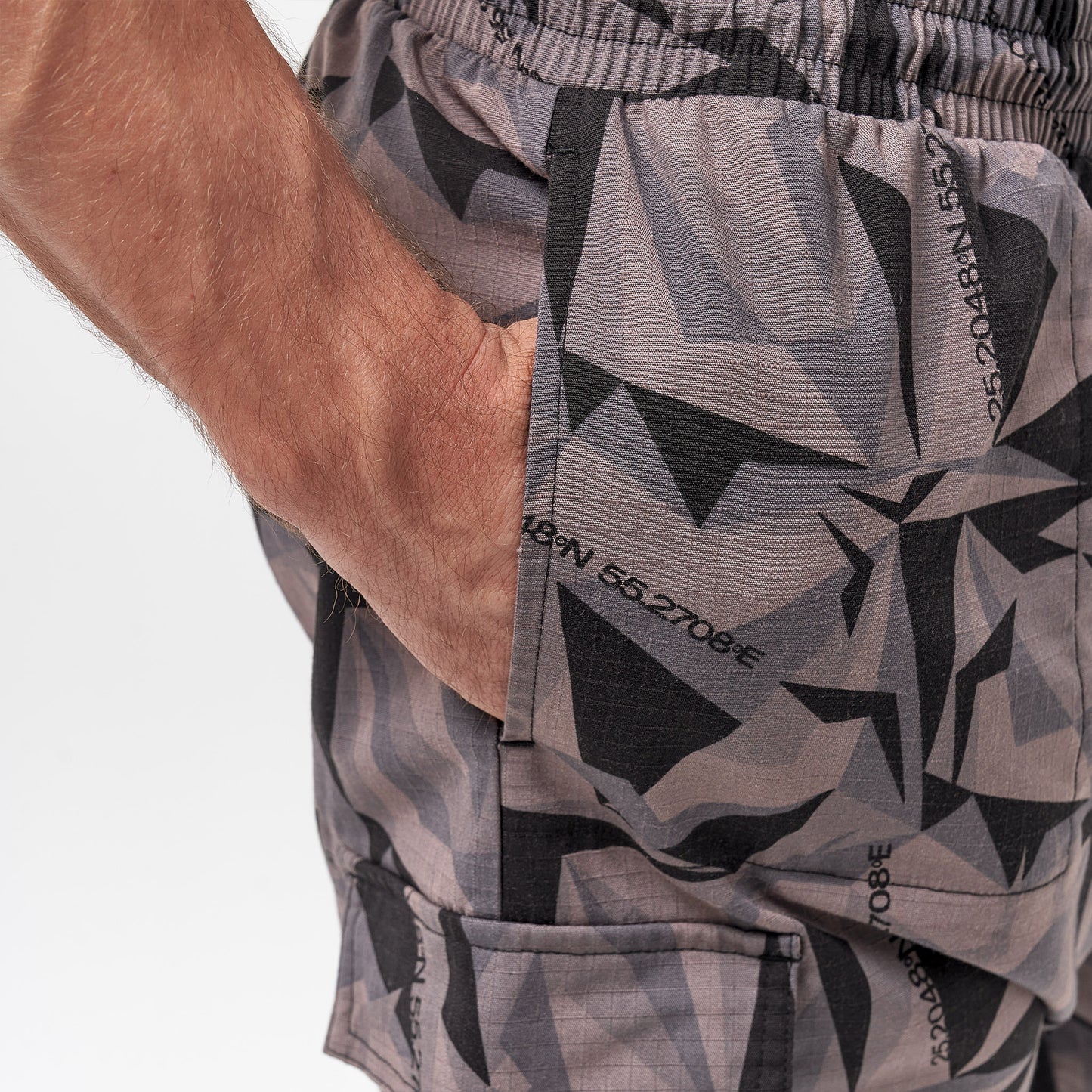 squatwolf-gym-wear-code-camo-cargo-pants-black-workout-pants-for-men