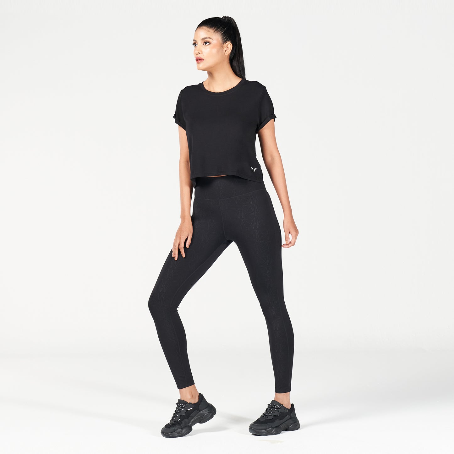 squatwolf-workout-clothes-breeze-camo-tee-black-gym-t-shirts-for-women
