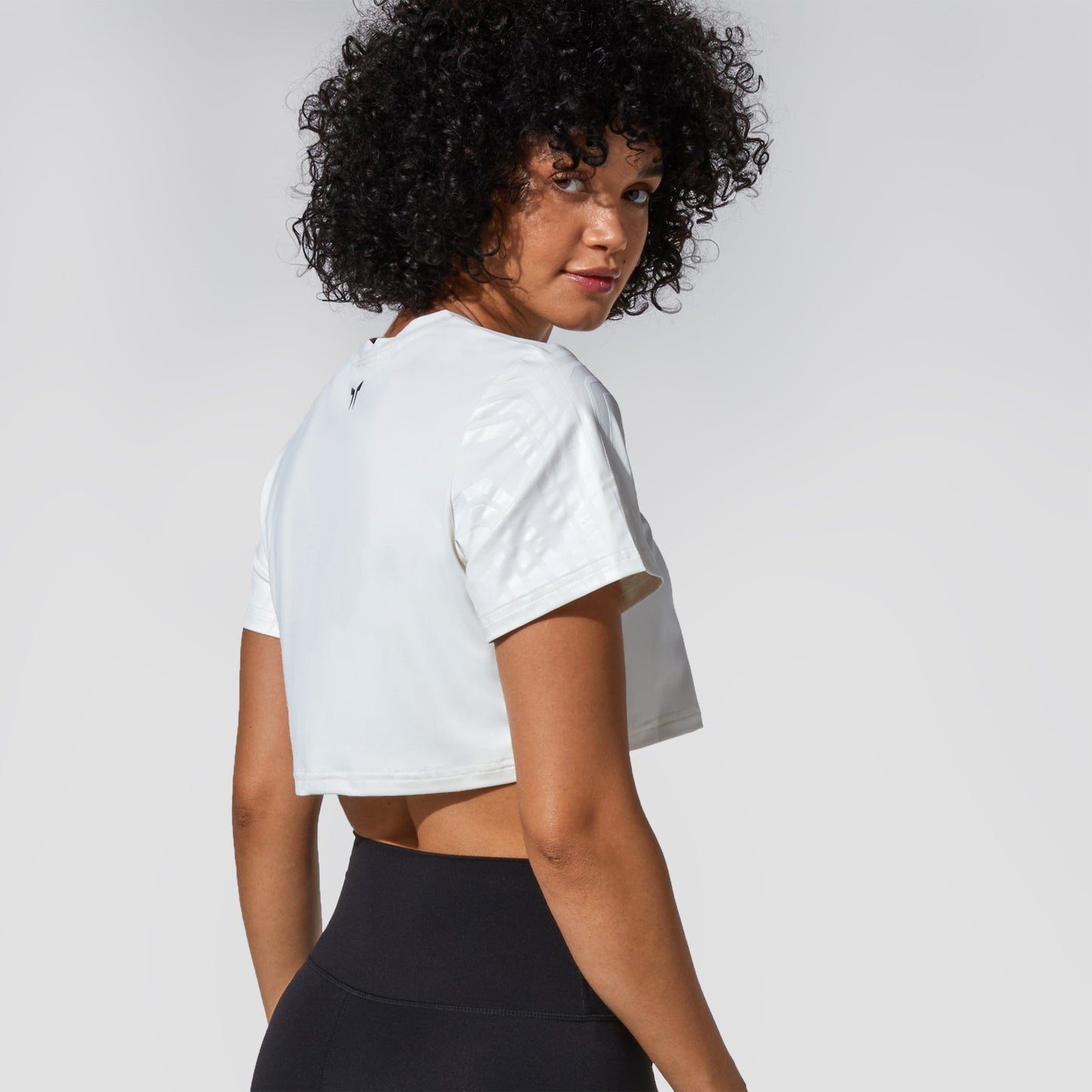 squatwolf-gym-wear-graphic-wave-eyes-crop-top-white-workout-shirts