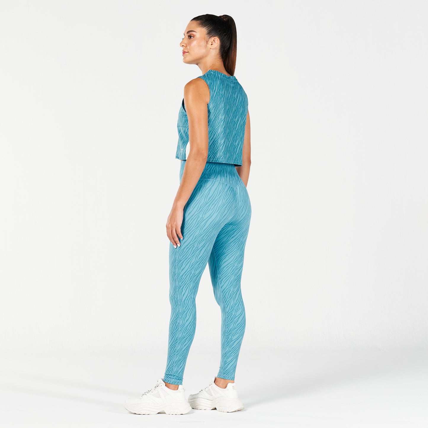 squatwolf-workout-clothes-core-wild-print-crop-tank-delph-blue-gym-tank-tops-for-women
