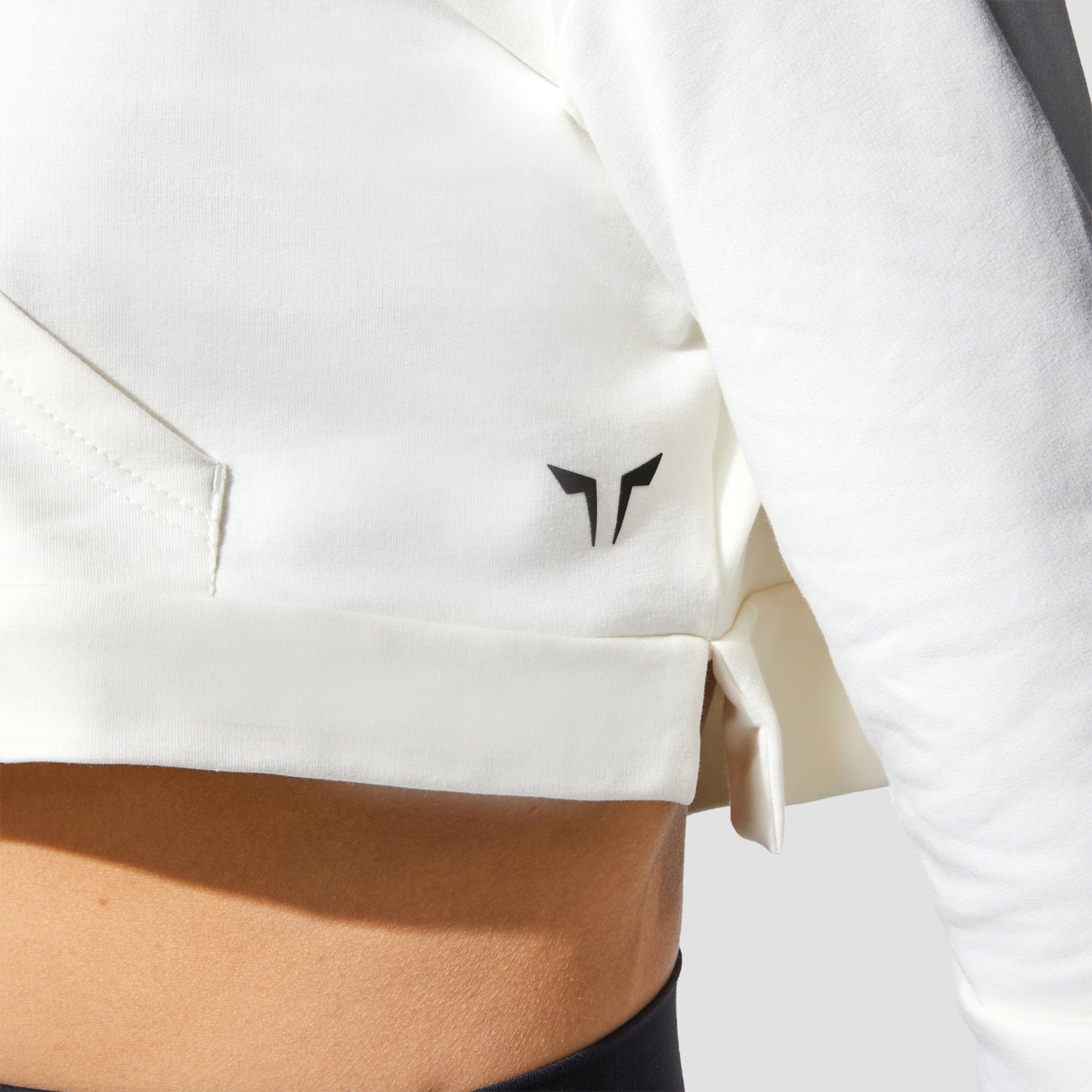 squatwolf-workout-clothes-graphic-wordmark-crop-hoodie-white-gym-hoodie