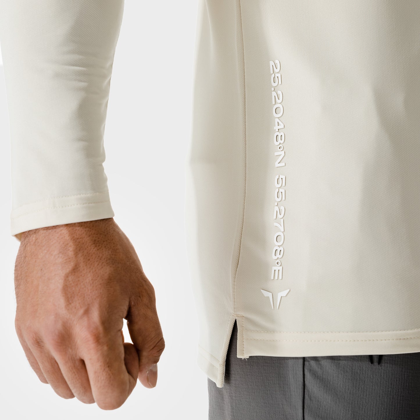 squatwolf-running-tops-code-run-the-city-top-ecru-gym-clothes-for-men