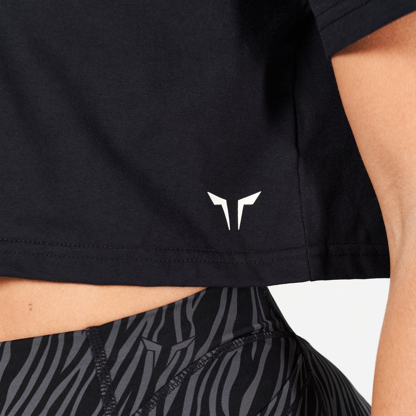 squatwolf-workout-clothes-core-wild-print-boxy-tee-black-gym-t-shirts-for-women