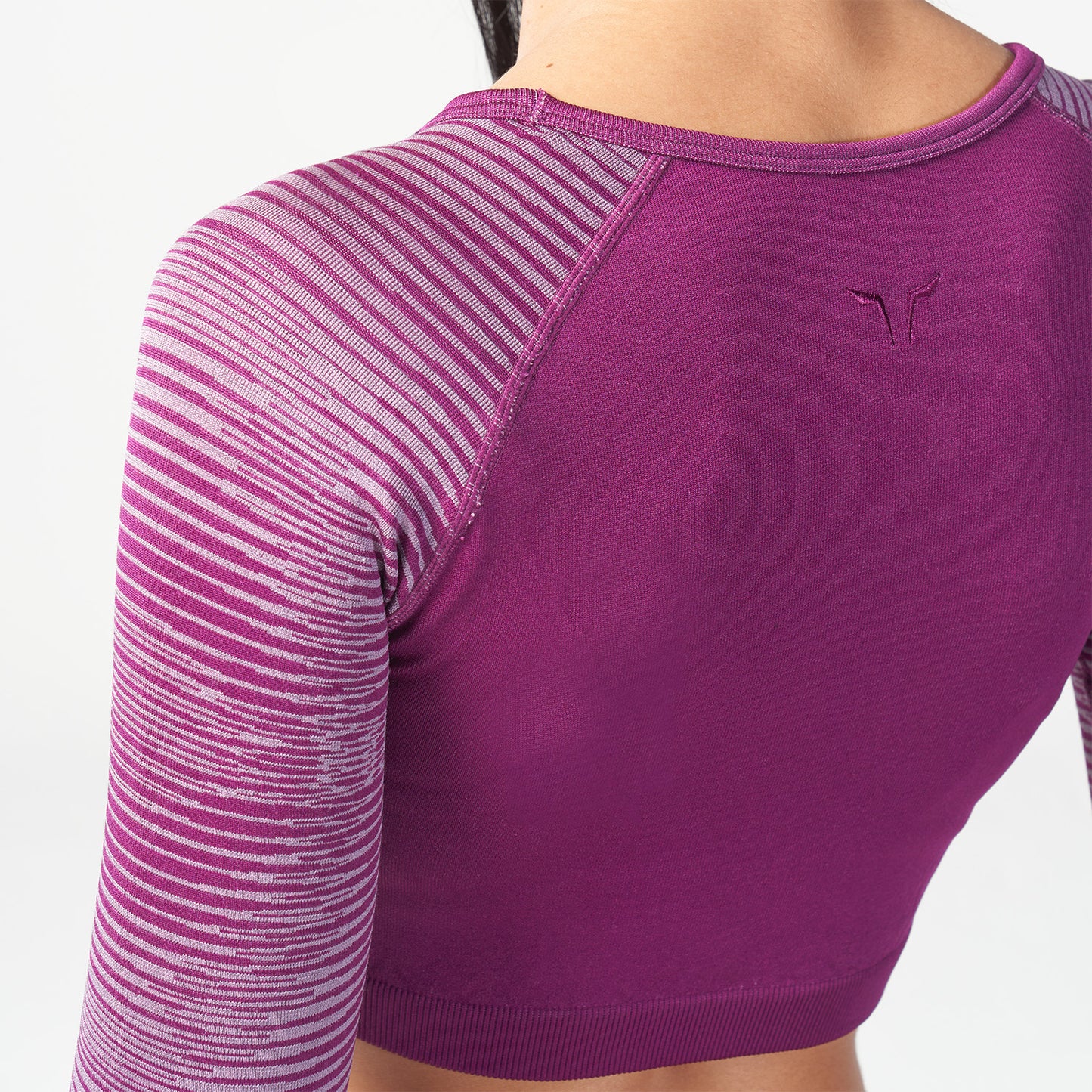 squatwolf-workout-clothes-infinity-stripe-seamless-crop-top-dark-purple-gym-t-shirts-for-women