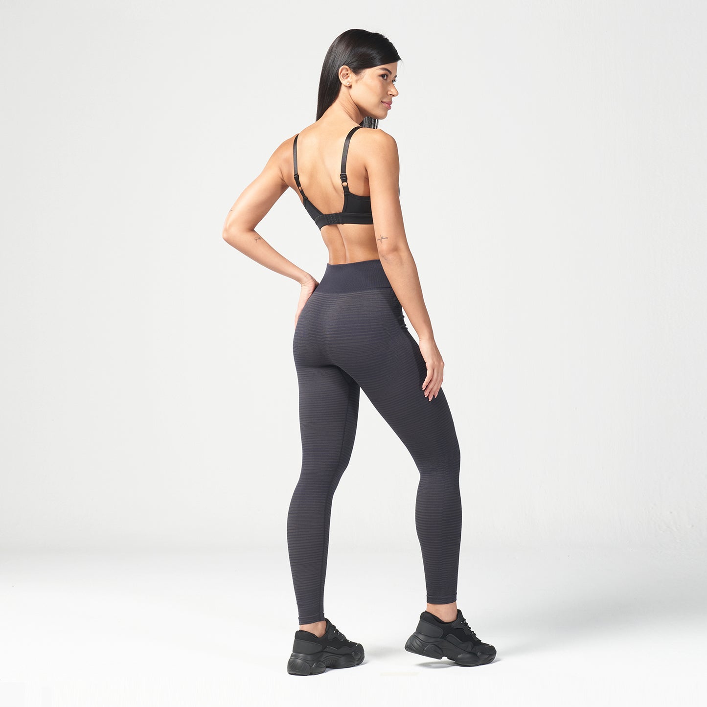 squatwolf-workout-clothes-infinity-luna-bra-black-sports-bra-for-gym
