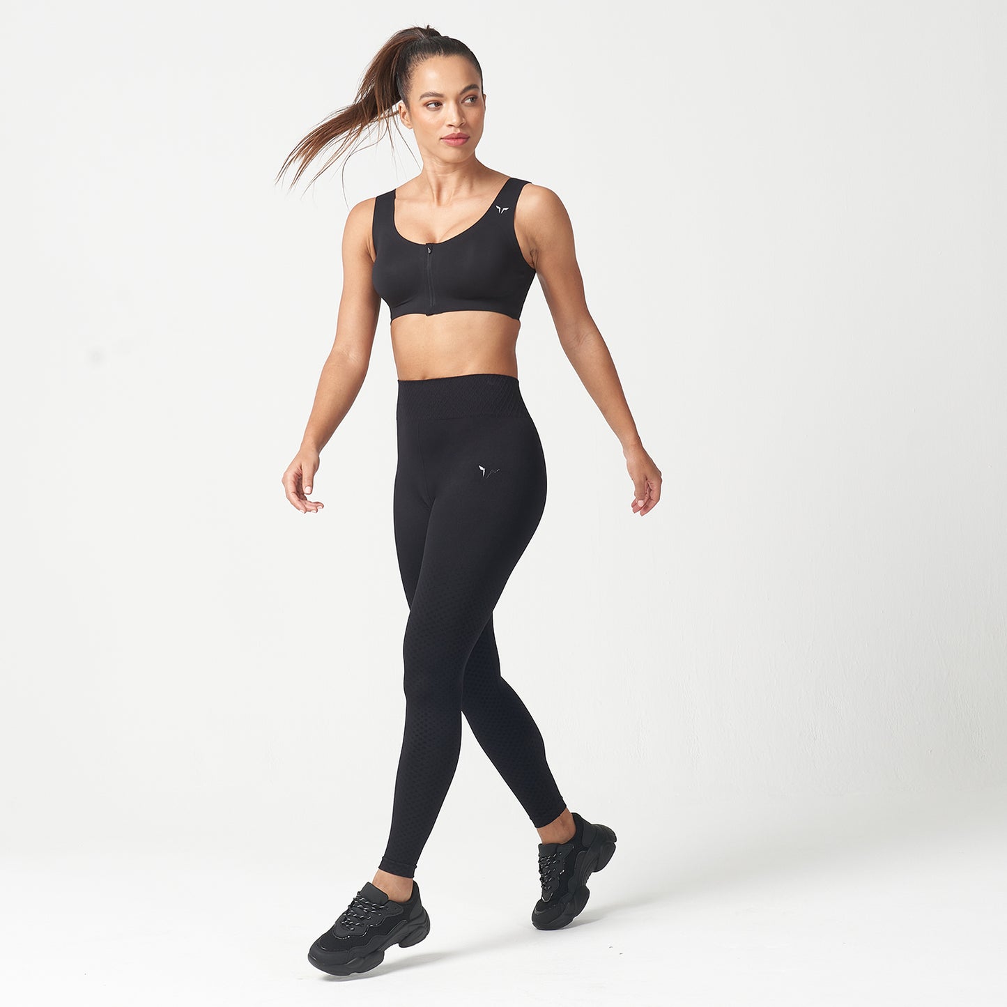 squatwolf-workout-clothes-lab360-every-day-zip-up-bra-black-sports-bra-for-gym